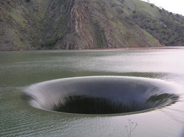 10-fascinating-giant-holes-on-earth-wait-until-you-read-about-monticello-dam-drain-hole